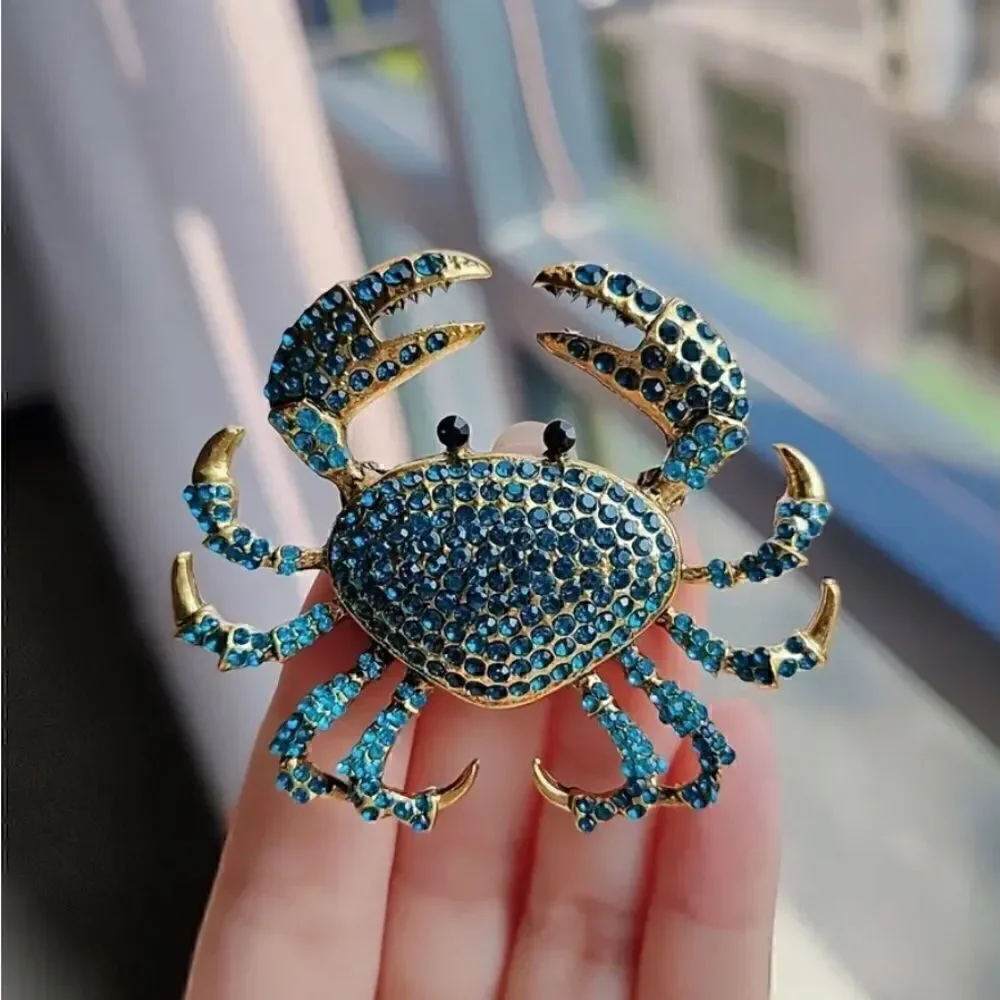 🩵 NEW stunning crystal blue crab brooch 🩵